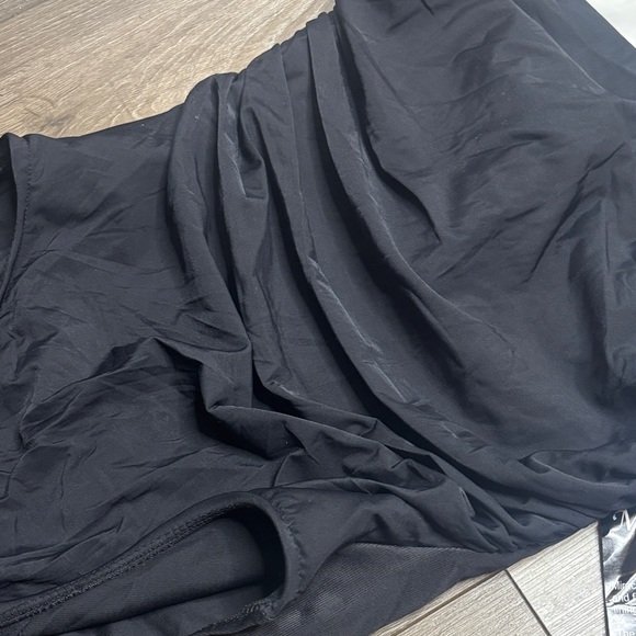 MIRACLESUIT DD-Cup Kara One Piece Colorblock Swimsuit - Picture 9 of 15